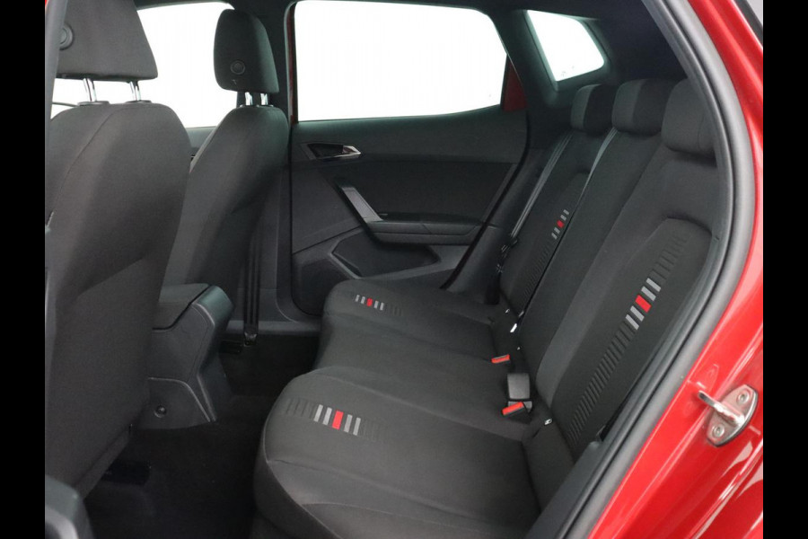 Seat Arona 1.0 TSI FR Launch | 1e eigenaar | Stoelverwarming | Adaptive cruise | Full LED | Beats Audio | Trekhaak | DAB | Carplay | Camera | Navigatie | Park Assist | Climate control