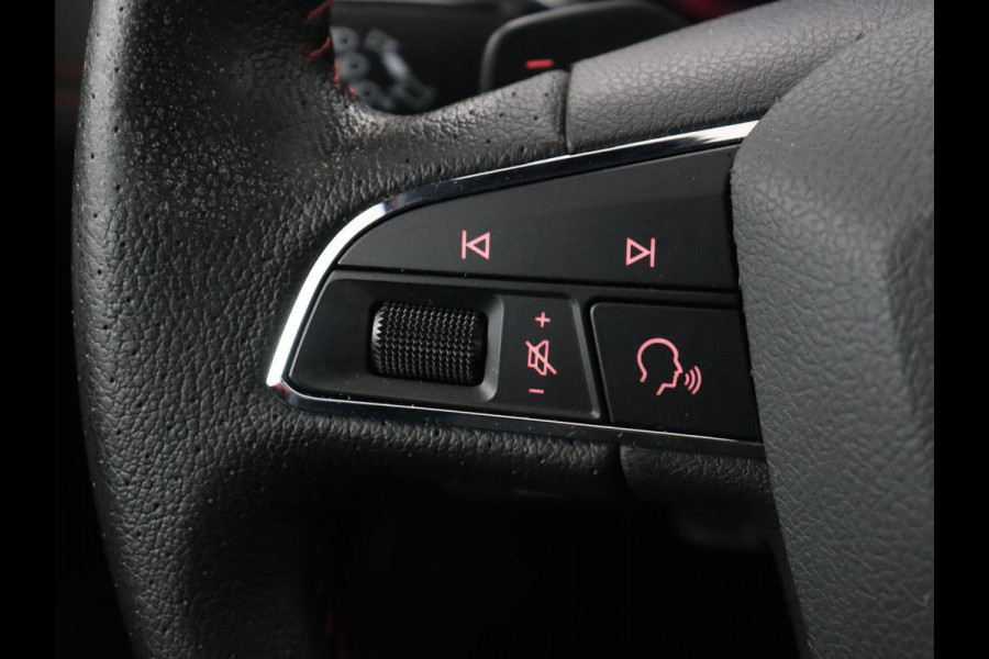 Seat Arona 1.0 TSI FR Launch | 1e eigenaar | Stoelverwarming | Adaptive cruise | Full LED | Beats Audio | Trekhaak | DAB | Carplay | Camera | Navigatie | Park Assist | Climate control