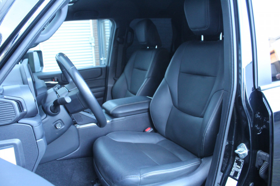 Toyota Land Cruiser 2.8 D-4D 206pk Blind Van Navigator AUTOMAAT DIRECT BESCHIKBAAR Clima Cruise Navi 360 Camera Leder LMV Trekhaak 3500kg