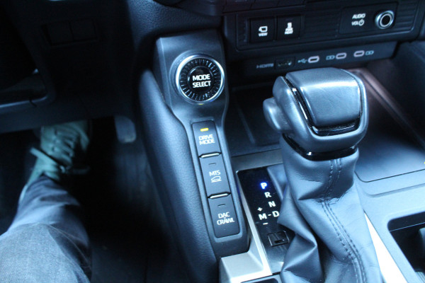 Toyota Land Cruiser 2.8 D-4D 206pk Blind Van Navigator AUTOMAAT DIRECT BESCHIKBAAR Clima Cruise Navi 360 Camera Leder LMV Trekhaak 3500kg