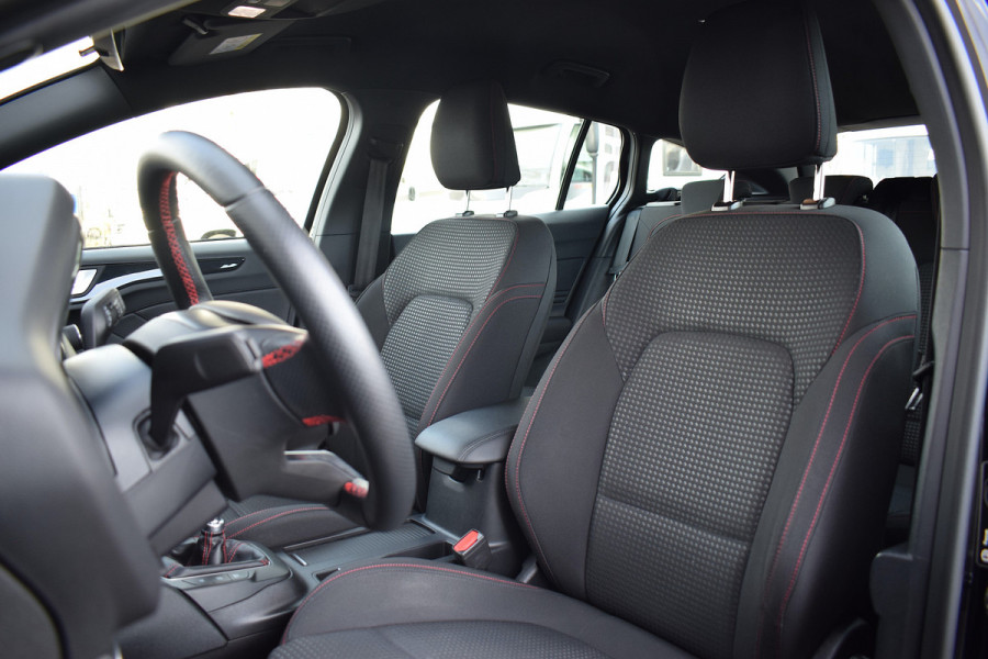 Ford FOCUS Wagon 1.5 EcoBoost ST Line Business | Apple CarPlay | Airco | Sportstoelen | Cruise