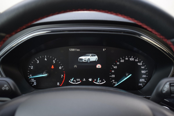 Ford FOCUS Wagon 1.5 EcoBoost ST Line Business | Apple CarPlay | Airco | Sportstoelen | Cruise