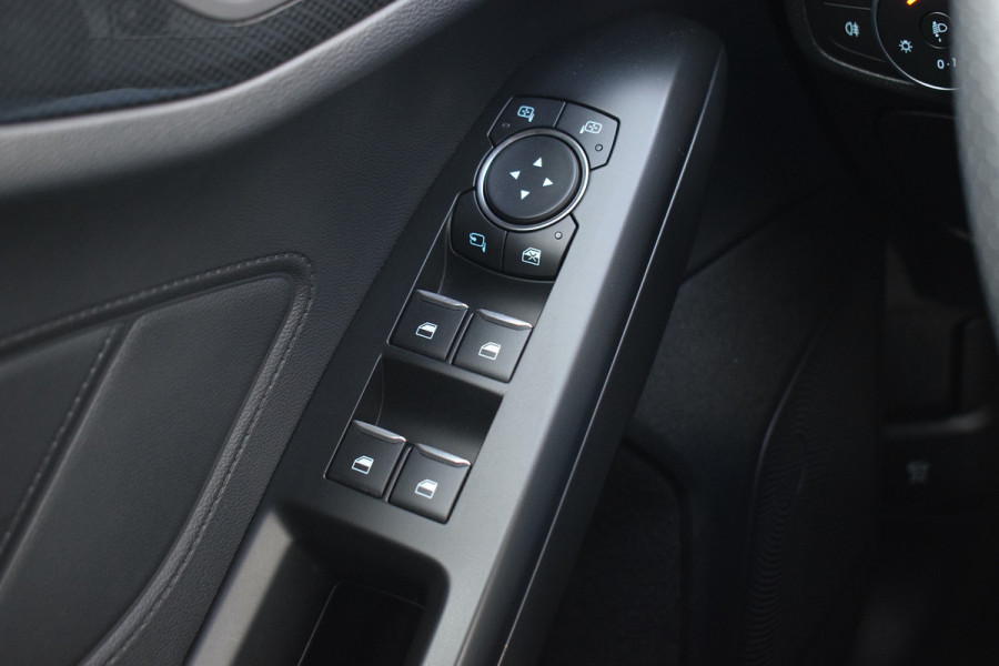 Ford FOCUS Wagon 1.5 EcoBoost ST Line Business | Apple CarPlay | Airco | Sportstoelen | Cruise