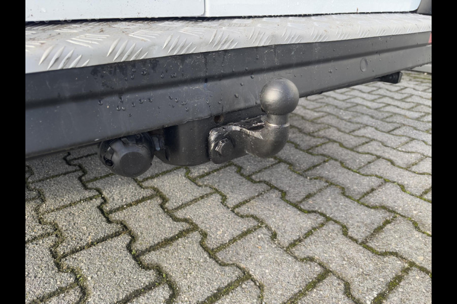 Renault Trafic 2.0 dCi 110 T30 L2H1*A/C*CRUISE*NAVI*HAAK*3PERS*