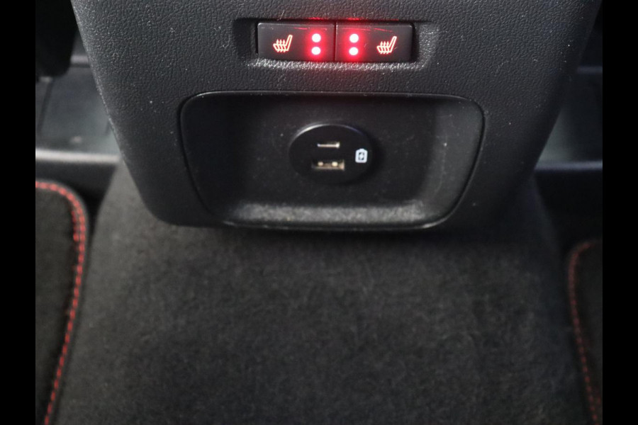 Ford Kuga 2.5 PHEV ST-Line | Panoramadak | Stoelverwarming | Camera | Carplay | Digital Cockpit | Navigatie | Keyless | DAB | Achterbankverwarming | Getint glas | Plug In