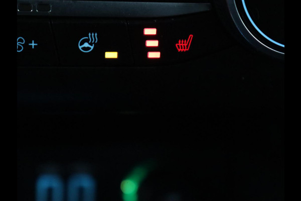 Ford Kuga 2.5 PHEV ST-Line | Panoramadak | Stoelverwarming | Camera | Carplay | Digital Cockpit | Navigatie | Keyless | DAB | Achterbankverwarming | Getint glas | Plug In