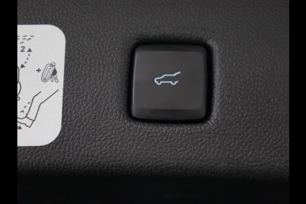 Ford Kuga 2.5 PHEV ST-Line | Panoramadak | Stoelverwarming | Camera | Carplay | Digital Cockpit | Navigatie | Keyless | DAB | Achterbankverwarming | Getint glas | Plug In