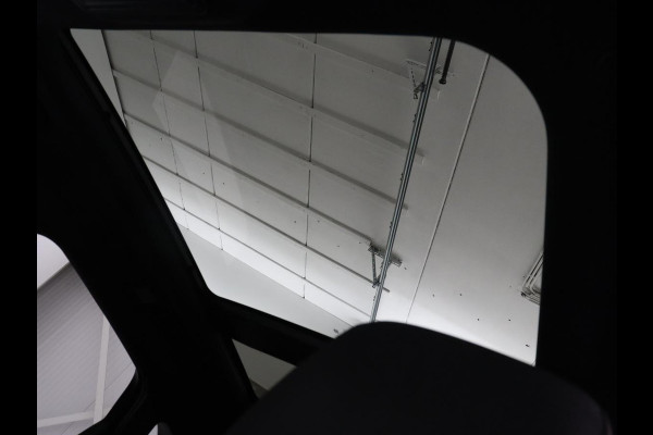 Ford Kuga 2.5 PHEV ST-Line | Panoramadak | Stoelverwarming | Camera | Carplay | Digital Cockpit | Navigatie | Keyless | DAB | Achterbankverwarming | Getint glas | Plug In