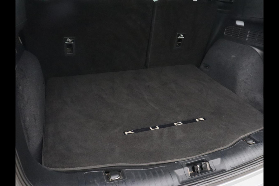 Ford Kuga 2.5 PHEV ST-Line | Panoramadak | Stoelverwarming | Camera | Carplay | Digital Cockpit | Navigatie | Keyless | DAB | Achterbankverwarming | Getint glas | Plug In