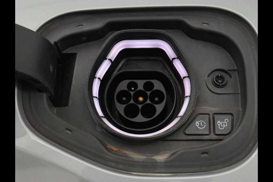 Ford Kuga 2.5 PHEV ST-Line | Panoramadak | Stoelverwarming | Camera | Carplay | Digital Cockpit | Navigatie | Keyless | DAB | Achterbankverwarming | Getint glas | Plug In