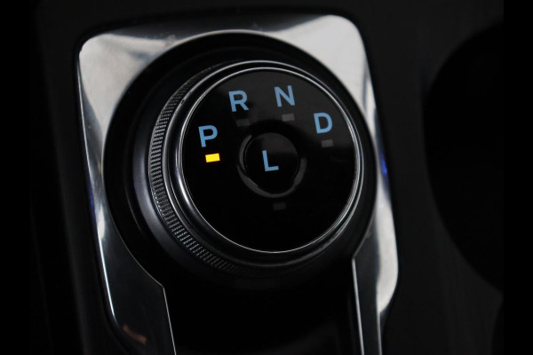 Ford Kuga 2.5 PHEV ST-Line | Panoramadak | Stoelverwarming | Camera | Carplay | Digital Cockpit | Navigatie | Keyless | DAB | Achterbankverwarming | Getint glas | Plug In