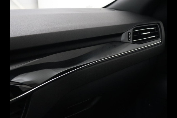 Ford Kuga 2.5 PHEV ST-Line | Panoramadak | Stoelverwarming | Camera | Carplay | Digital Cockpit | Navigatie | Keyless | DAB | Achterbankverwarming | Getint glas | Plug In