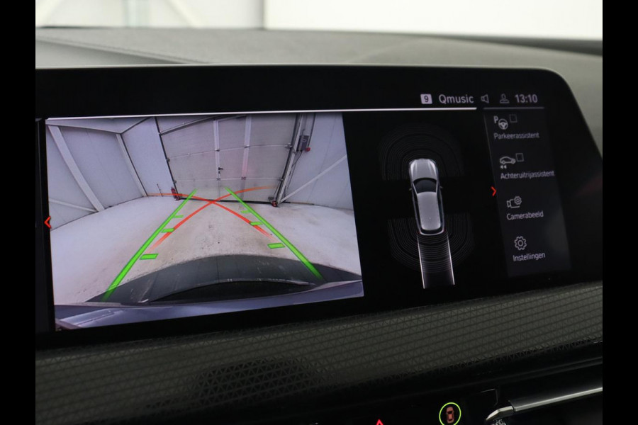 BMW 1-serie 118i Executive | Sport Line | Camera | Carplay | Sportstoelen | Live Cockpit | Navigatie | Full LED | Climate control | Sfeerverlichting | Cruise control | Park Assist | Bluetooth | Getint glas