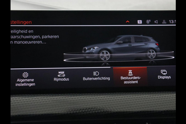 BMW 1-serie 118i Executive | Sport Line | Camera | Carplay | Sportstoelen | Live Cockpit | Navigatie | Full LED | Climate control | Sfeerverlichting | Cruise control | Park Assist | Bluetooth | Getint glas