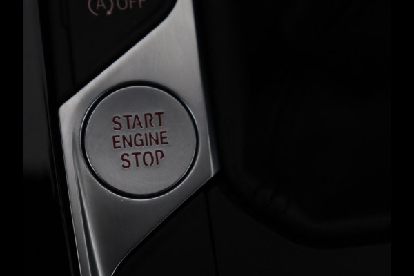 BMW 1-serie 118i Executive | Sport Line | Camera | Carplay | Sportstoelen | Live Cockpit | Navigatie | Full LED | Climate control | Sfeerverlichting | Cruise control | Park Assist | Bluetooth | Getint glas