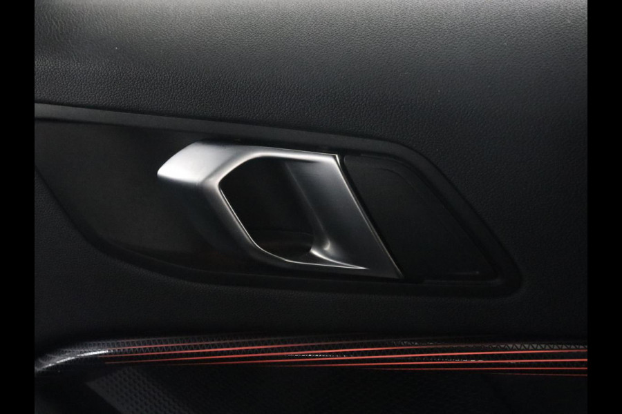 BMW 1-serie 118i Executive | Sport Line | Camera | Carplay | Sportstoelen | Live Cockpit | Navigatie | Full LED | Climate control | Sfeerverlichting | Cruise control | Park Assist | Bluetooth | Getint glas