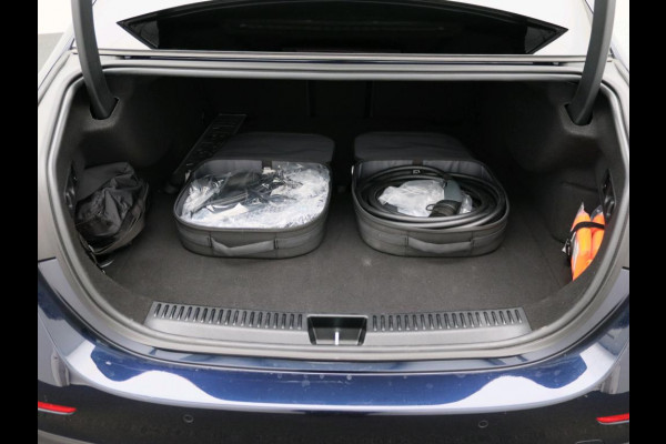 Mercedes-Benz E-Klasse 300 e Sport Edition Trekhaak | Panorama Schuif-Kanteldak | 360° camera | AMG Line | MBUX Superscreen | Premium pakket. Inclusief 24 maanden MB Certified garantie voor Europa.