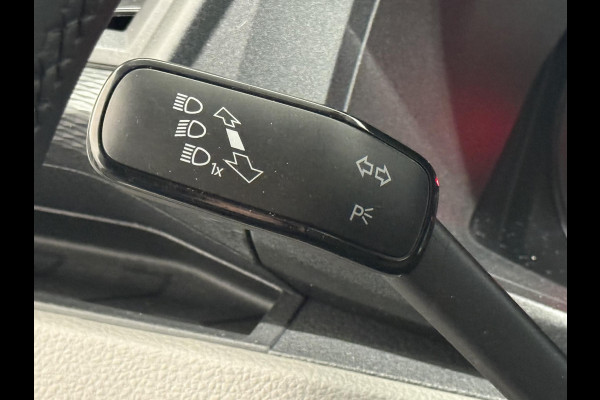 Volkswagen Transporter 2.0 150PK L2H1 Highline Automaat Airco  Navi Parkeersensoren Camera Trekhaak Carplay