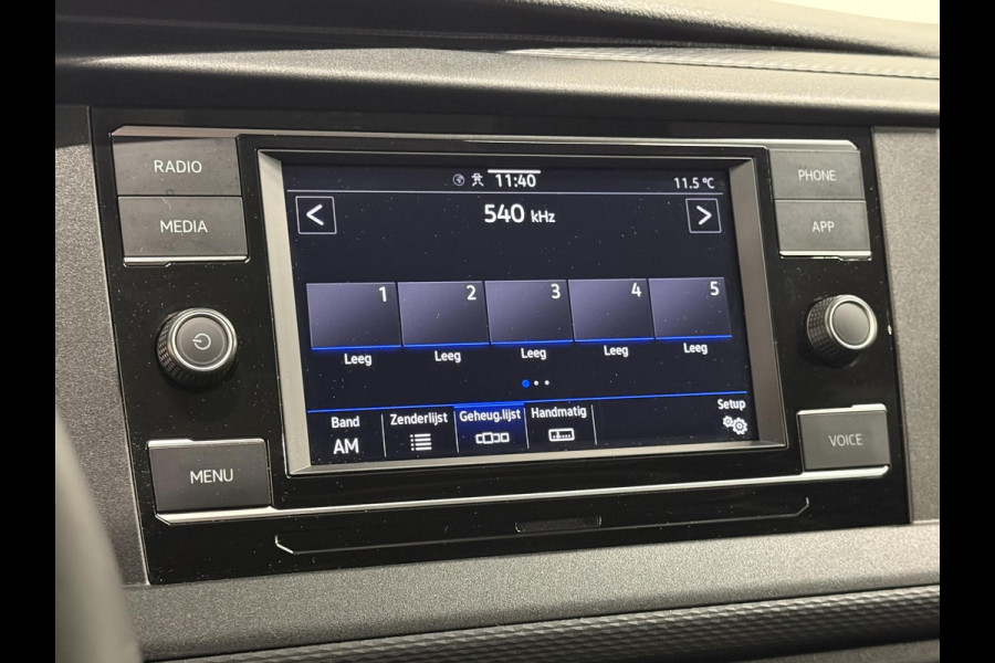 Volkswagen Transporter 2.0 150PK L2H1 Highline Automaat Airco  Navi Parkeersensoren Camera Trekhaak Carplay