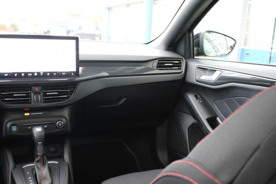 Ford FOCUS Wagon 1.0 EcoBoost Hybrid ST Line X 155pk | Trekhaak afneembaar | Panoramadak | Bang&Olufsen | Adaptive cruise control | Winter Pack | All season banden | Camera