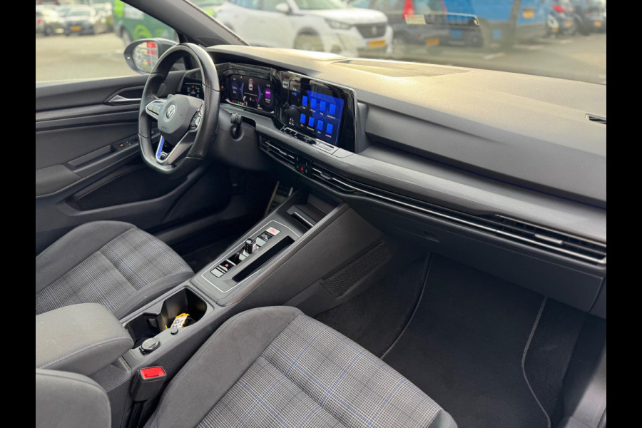 Volkswagen Golf 1.4 eHybrid GTE Panorama Led Stoelver. Stuurverw.