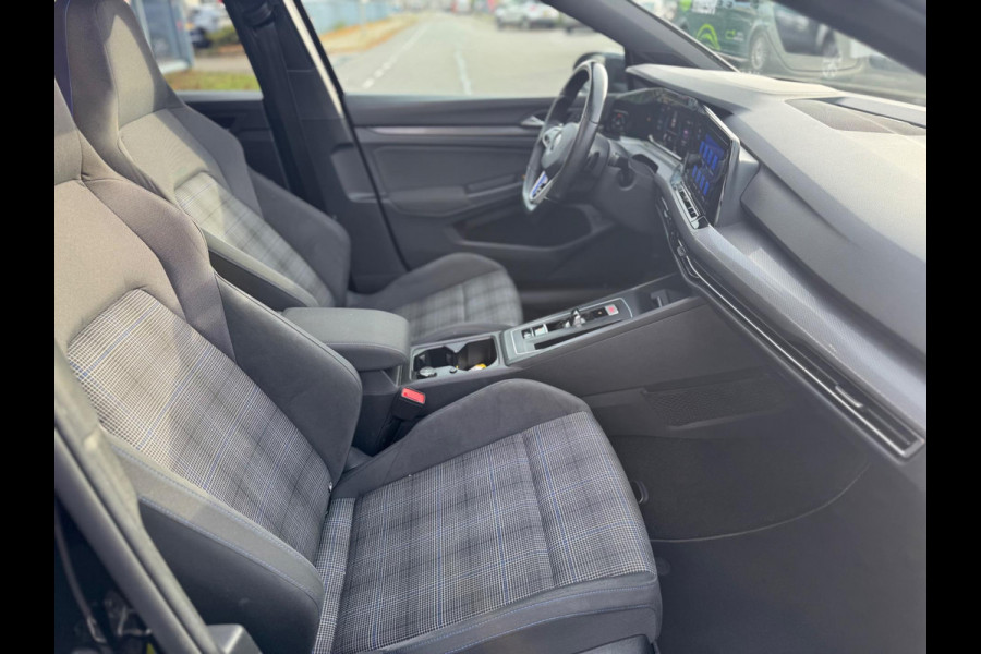 Volkswagen Golf 1.4 eHybrid GTE Panorama Led Stoelver. Stuurverw.