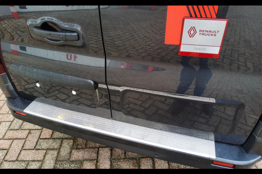 Renault Trafic 150 PK AUTOMAAT L2H1 DUBBELE CABINE - EURO 6 - GRIJS COMETE METALLIC - V-58-JPX - BPM VRIJ!