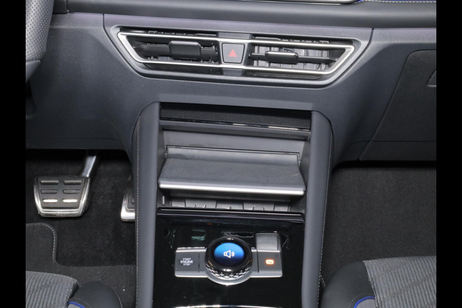 Volkswagen Tiguan 1.5 eHybrid R-Line Edition 204 pk Automaat (DSG) | Verlengde garantie | Navigatie | Parkeersensoren (Park assist) | Rondomzicht camera | Stoelverwarming v/a | Black Style pakket | R-Line |