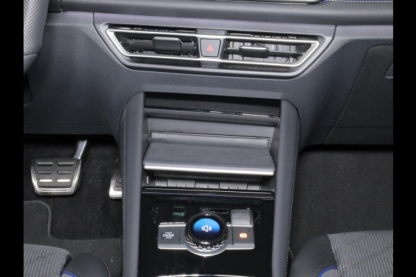 Volkswagen Tiguan 1.5 eHybrid R-Line Edition 204 pk Automaat (DSG) | Verlengde garantie | Navigatie | Parkeersensoren (Park assist) | Rondomzicht camera | Stoelverwarming v/a | Black Style pakket | R-Line |