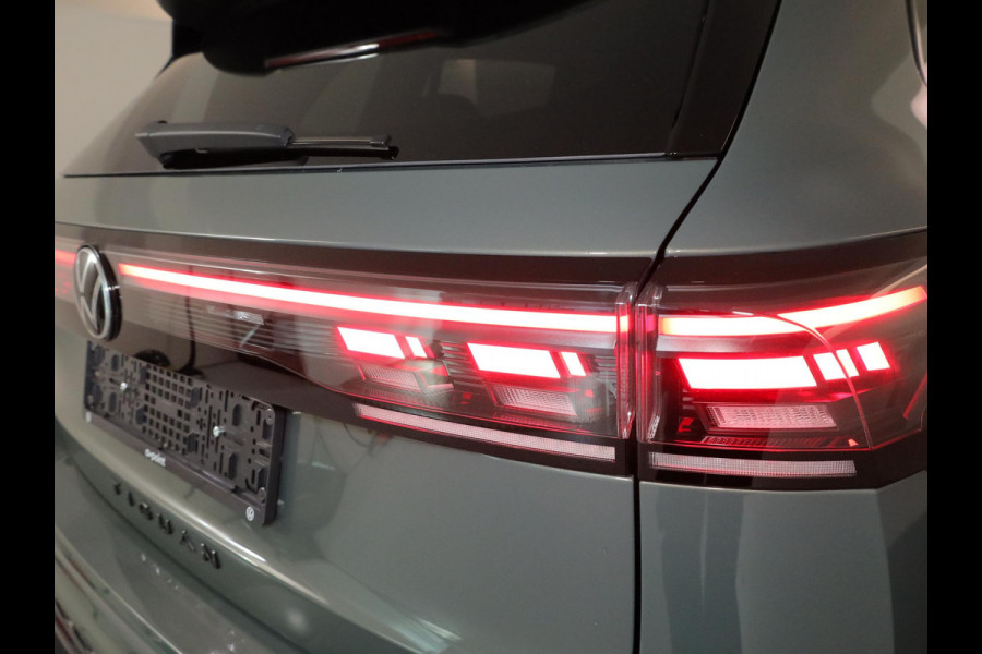 Volkswagen Tiguan 1.5 eHybrid R-Line Edition 204 pk Automaat (DSG) | Verlengde garantie | Navigatie | Parkeersensoren (Park assist) | Rondomzicht camera | Stoelverwarming v/a | Black Style pakket | R-Line |