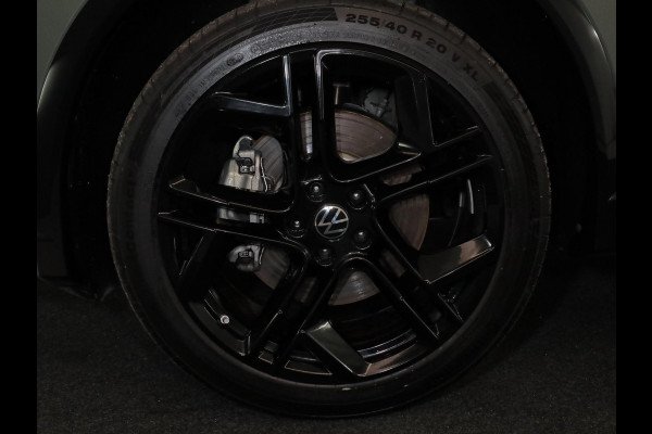 Volkswagen Tiguan 1.5 eHybrid R-Line Edition 204 pk Automaat (DSG) | Verlengde garantie | Navigatie | Parkeersensoren (Park assist) | Rondomzicht camera | Stoelverwarming v/a | Black Style pakket | R-Line |