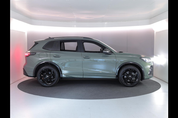 Volkswagen Tiguan 1.5 eHybrid R-Line Edition 204 pk Automaat (DSG) | Verlengde garantie | Navigatie | Parkeersensoren (Park assist) | Rondomzicht camera | Stoelverwarming v/a | Black Style pakket | R-Line |