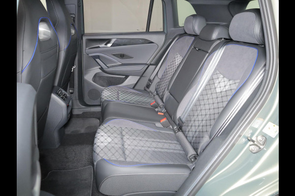 Volkswagen Tiguan 1.5 eHybrid R-Line Edition 204 pk Automaat (DSG) | Verlengde garantie | Navigatie | Parkeersensoren (Park assist) | Rondomzicht camera | Stoelverwarming v/a | Black Style pakket | R-Line |