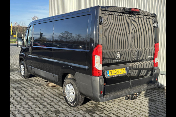 Peugeot Boxer 330 2.2 BlueHDi 140 L2H1*A/C*CRUISE*NAVI*HAAK*3PER