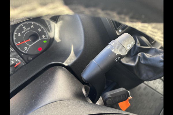 Peugeot Boxer 330 2.2 BlueHDi 140 L2H1*A/C*CRUISE*NAVI*HAAK*3PER