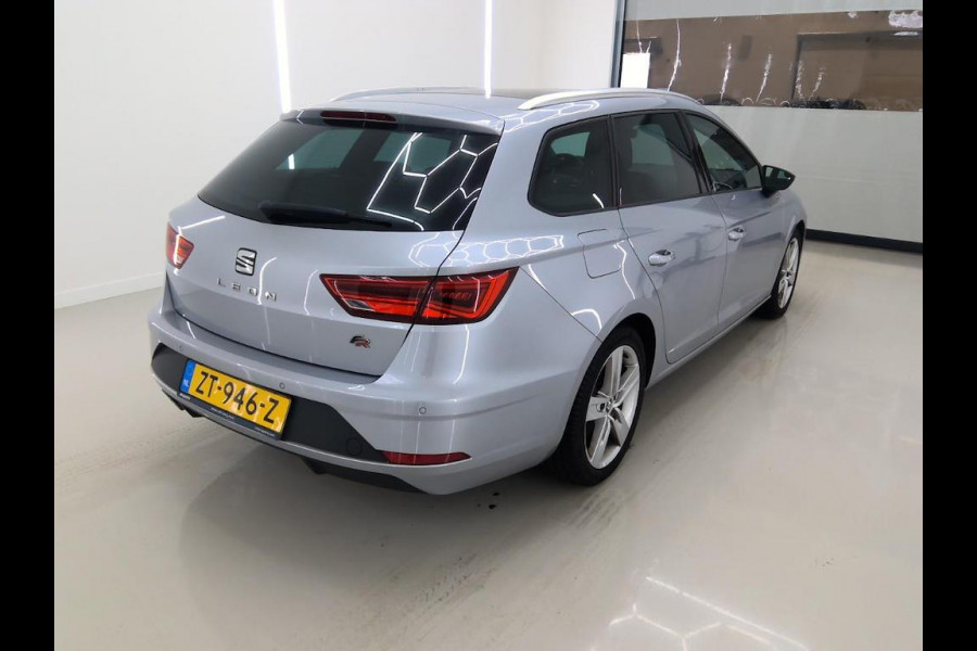 Seat León ST 1.5 TSI FR Business Intense - Automaat - Navi - Pano/Schuifdak - Org.NL
