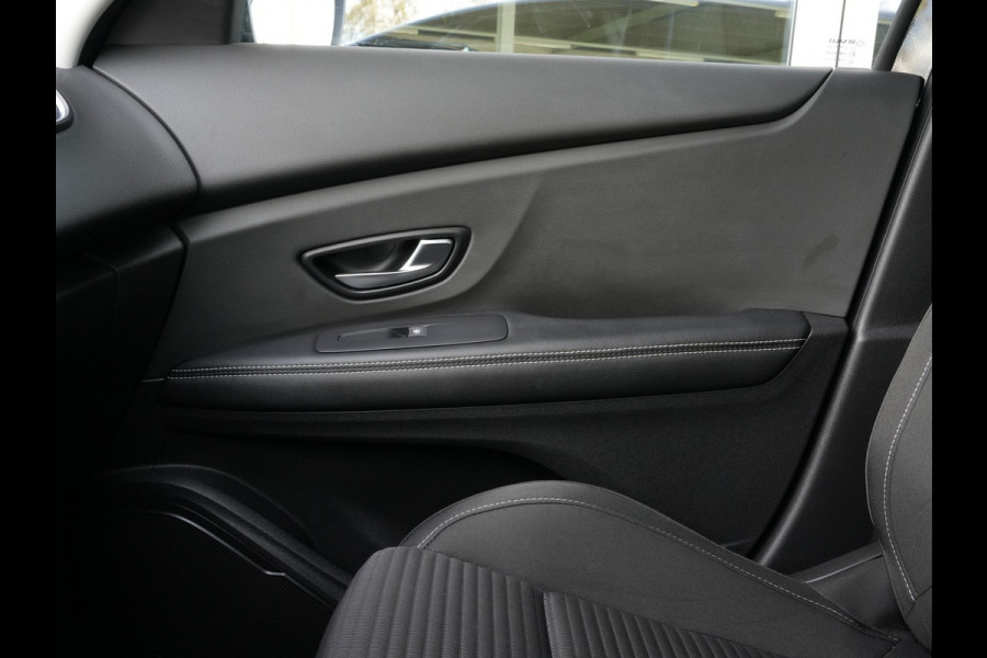 Renault Grand Scénic 1.3 TCe Automaat Equilibre 7p. | Navigatie | DAB | Trekhaak | Camera