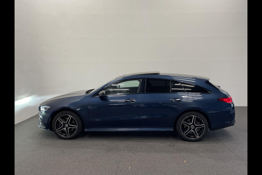 Mercedes-Benz CLA-Klasse Shooting Brake 250 e Business Solution AMG Limited Panoramadak Navigatie Apple Carplay/Android Auto Camera Parkeersensoren Elektrische achterklep Elektrische stoelen en verwarmd Virtual Cockpit Climate Control