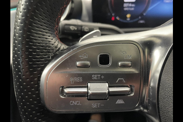 Mercedes-Benz CLA-Klasse Shooting Brake 250 e Business Solution AMG Limited Panoramadak Navigatie Apple Carplay/Android Auto Camera Parkeersensoren Elektrische achterklep Elektrische stoelen en verwarmd Virtual Cockpit Climate Control