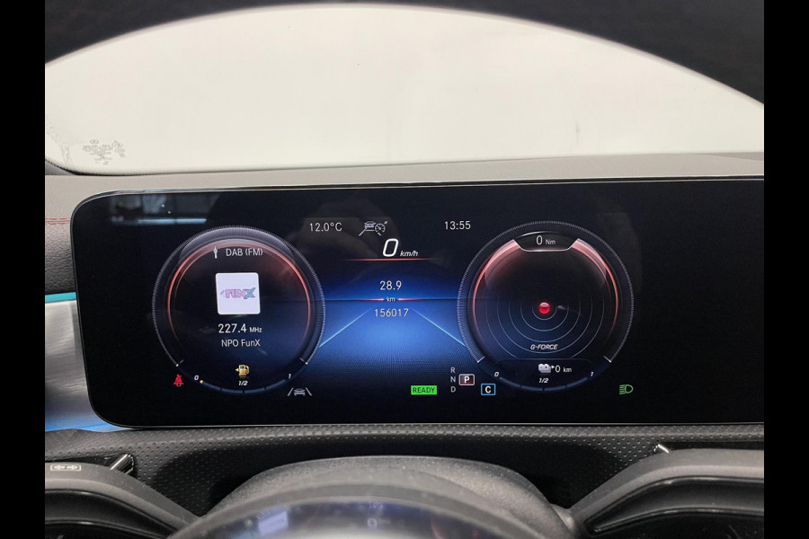 Mercedes-Benz CLA-Klasse Shooting Brake 250 e Business Solution AMG Limited Panoramadak Navigatie Apple Carplay/Android Auto Camera Parkeersensoren Elektrische achterklep Elektrische stoelen en verwarmd Virtual Cockpit Climate Control