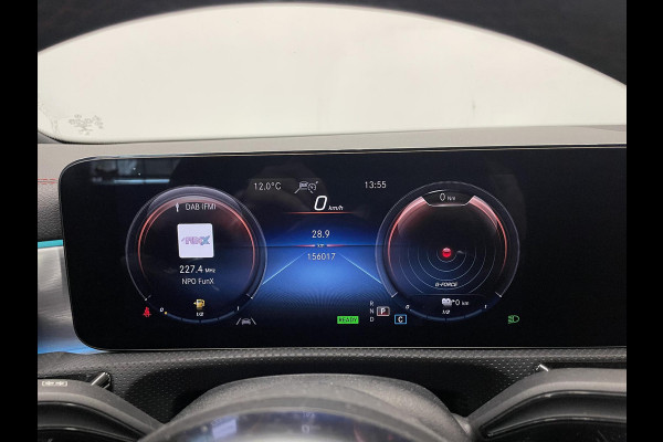 Mercedes-Benz CLA-Klasse Shooting Brake 250 e Business Solution AMG Limited Panoramadak Navigatie Apple Carplay/Android Auto Camera Parkeersensoren Elektrische achterklep Elektrische stoelen en verwarmd Virtual Cockpit Climate Control