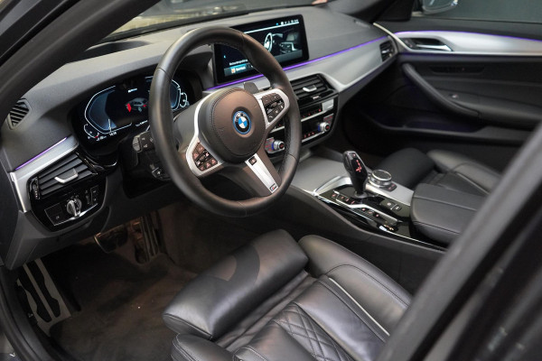BMW 5 Serie Touring 530e Business Edition Plus | SoH 98% | Leder | Panoramadak | Trekhaak | Memory | Head-Up | M-Sportpakket