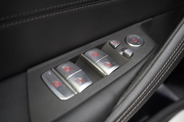 BMW 5 Serie Touring 530e Business Edition Plus | SoH 98% | Leder | Panoramadak | Trekhaak | Memory | Head-Up | M-Sportpakket