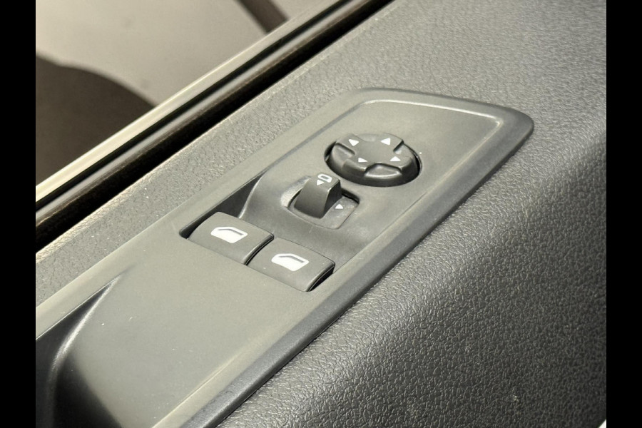 Peugeot Expert 2.0 Automaat Dubbele cabine Navigatie Parkeersensoren Clima Control  Trekhaak