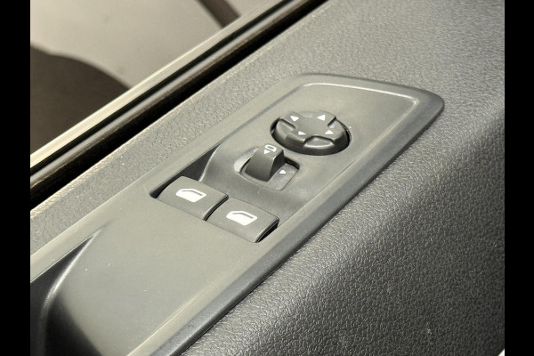 Peugeot Expert 2.0 Automaat Dubbele cabine Navigatie Parkeersensoren Clima Control  Trekhaak