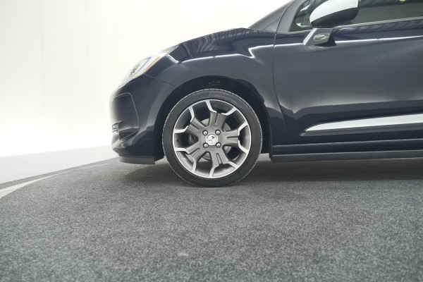 DS DS 3 PureTech 110 So Chic | Camera | Navigatie | Parkeersensoren | Climate Control