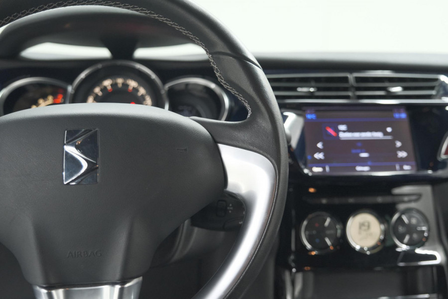 DS DS 3 PureTech 110 So Chic | Camera | Navigatie | Parkeersensoren | Climate Control