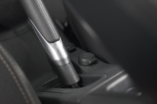 DS DS 3 PureTech 110 So Chic | Camera | Navigatie | Parkeersensoren | Climate Control