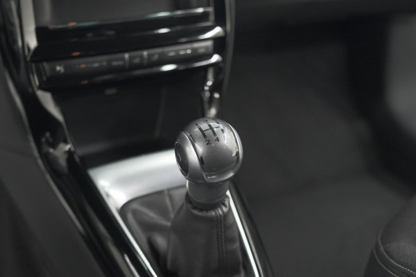 DS DS 3 PureTech 110 So Chic | Camera | Navigatie | Parkeersensoren | Climate Control