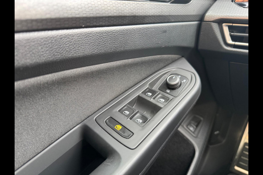 Volkswagen Golf 1.4 eHybrid GTE Panorama Led Stoelver. Stuurverw.